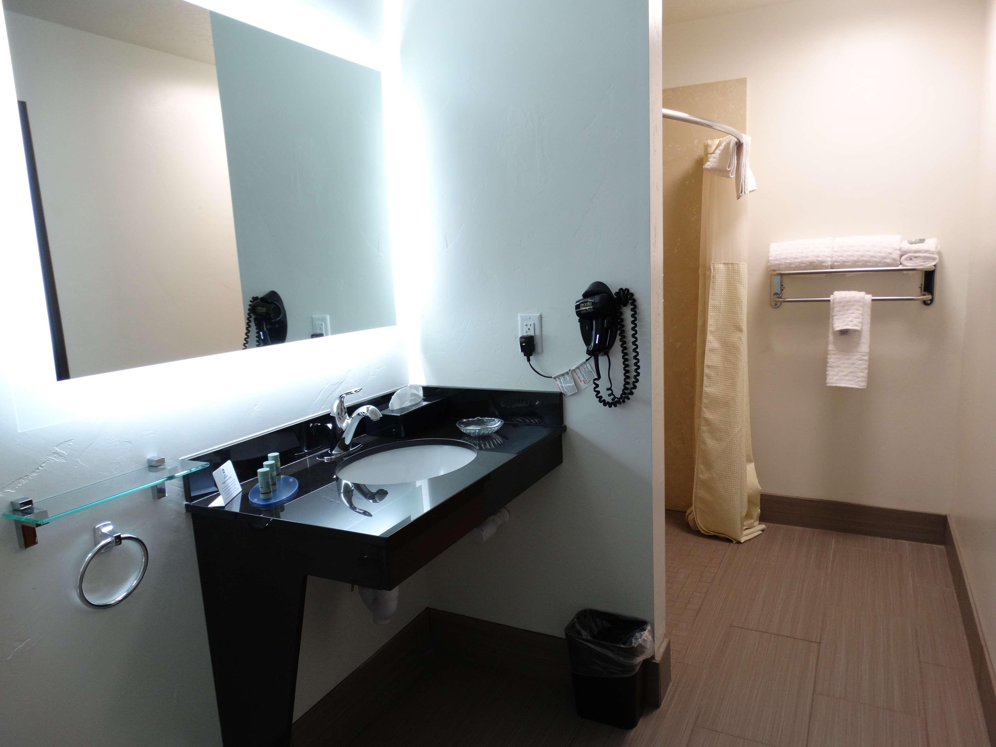 Best Western Duchesne Inn Εξωτερικό φωτογραφία